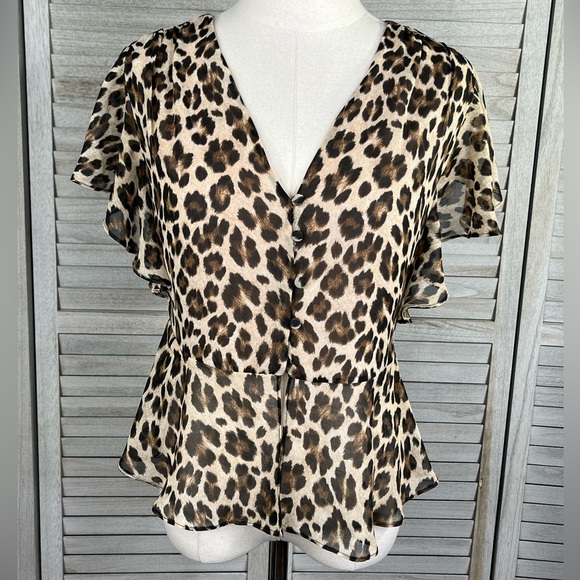 MANGO Leopard Print Button Front V Neck Blouse Flutter Sleeves and Hem-4 - Picture 1 of 2